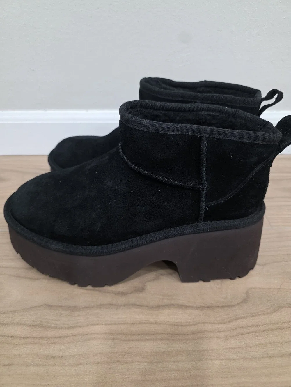 UGG Black Classic Ultra Mini New Heights Shearling Boots Women's Size 9
